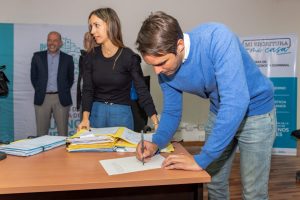 Lee más sobre el artículo Entregaron escrituras a familias nicoleñas