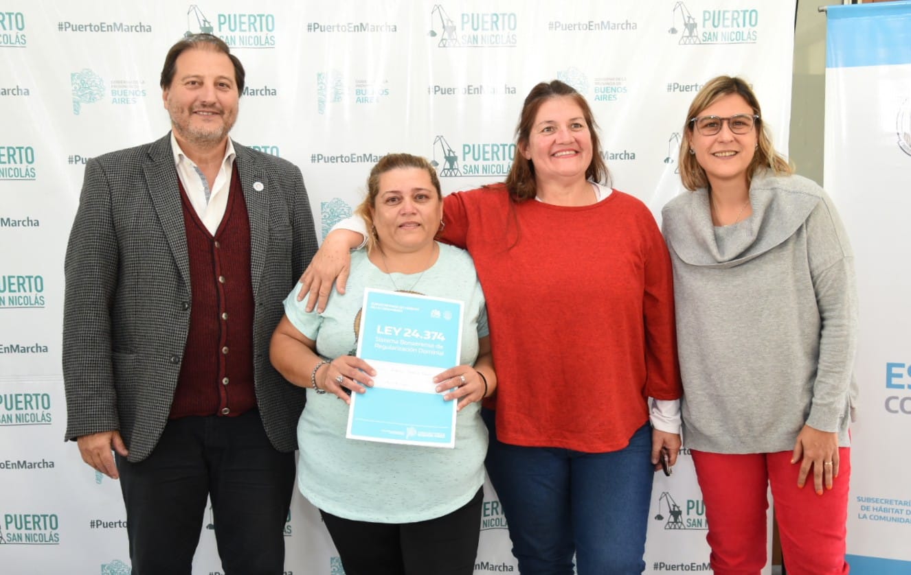 Lee más sobre el artículo Más de 50 familias de San Nicolás recibieron la escritura de su casa