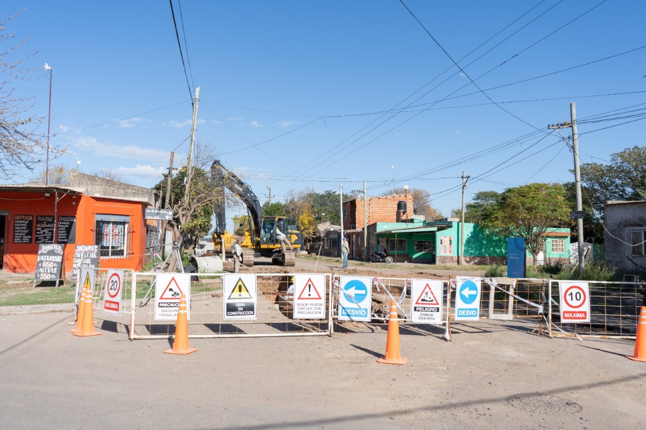 Lee más sobre el artículo Avanza la pavimentación en Barrio Moreno