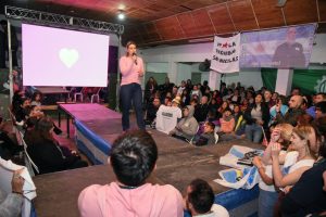 Lee más sobre el artículo Se realizó un plenario de la militancia, liderado por Cecilia Comerio