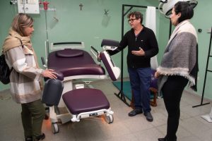 Lee más sobre el artículo La Provincia le entregó al Hospital San Felipe mobiliario específico para el parto
