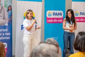 Lee más sobre el artículo Cecilia Comerio y Luana Volnovich acompañaron en un día de colonia a 150 afiliadas y afiliados del PAMI