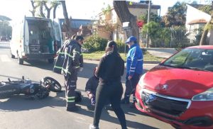 Lee más sobre el artículo Se produjo un accidente entre auto y moto en Avenida Illia