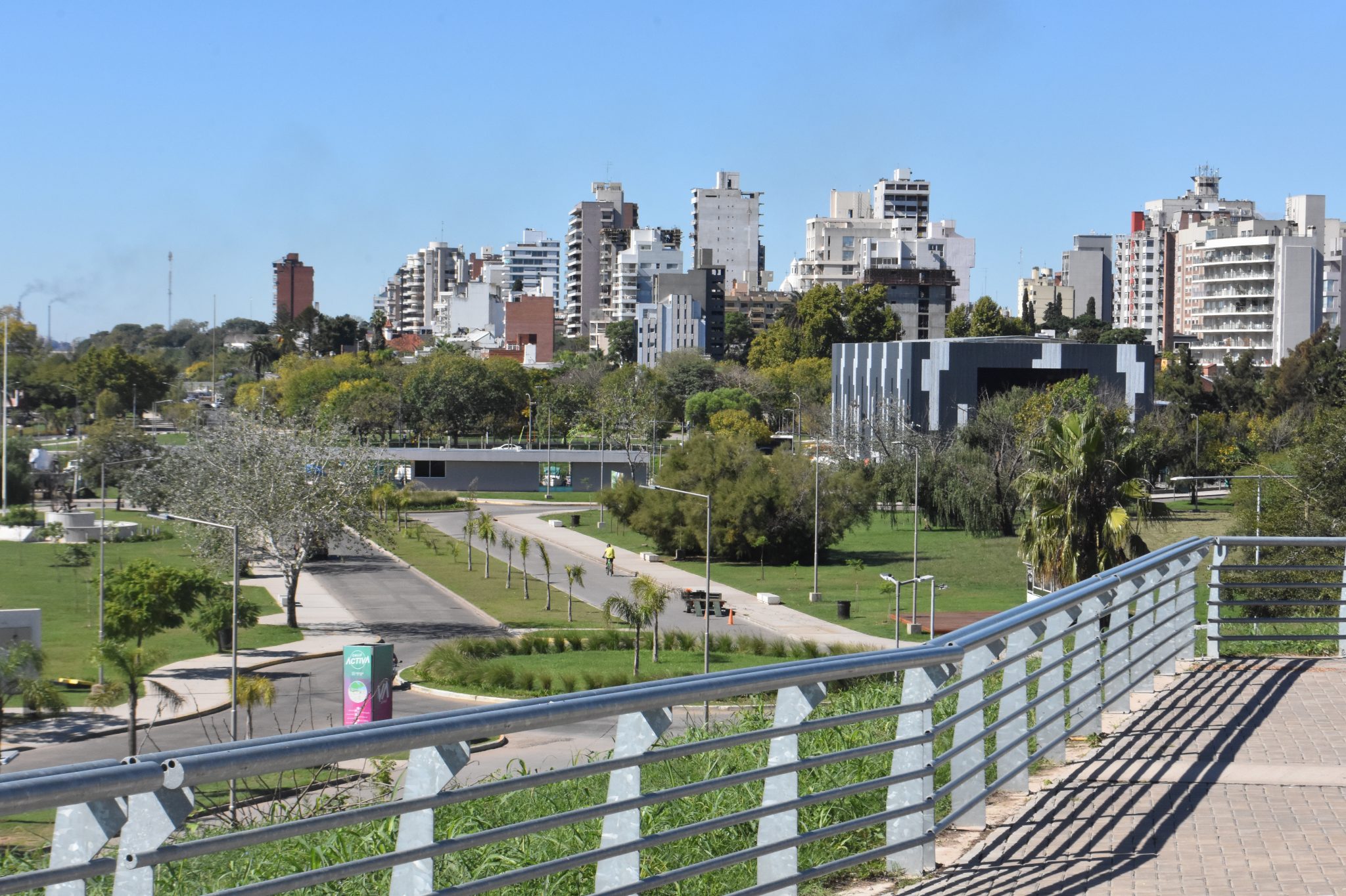 Lee más sobre el artículo ¿Quién investiga los fondos para construir tantos edificios en San Nicolás?
