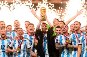 Lee más sobre el artículo Imágenes exclusivas de “Elijo Creer”, la película de la selección argentina que ganó el Mundial de Qatar