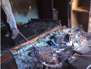 Lee más sobre el artículo Se incendió una casa y fueron hospitalizados sus moradores