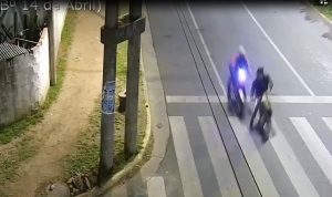 Lee más sobre el artículo Un adolescente con fractura de cráneo, tras choque entre motos