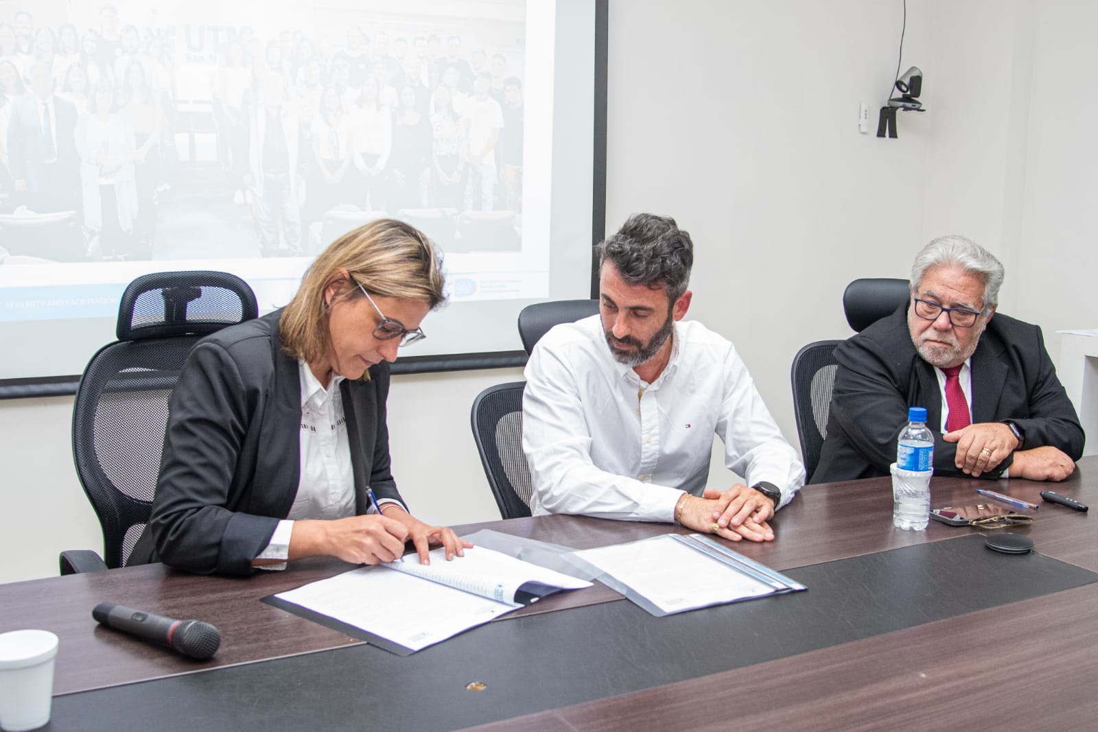 Lee más sobre el artículo El Puerto de San Nicolás y la UTN firman convenio para la realización de pasantías estudiantiles