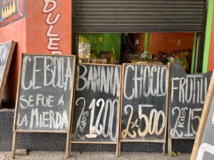 Lee más sobre el artículo Verdulería nicoleña, muy descriptiva: «La cebolla se fue a la mierda»