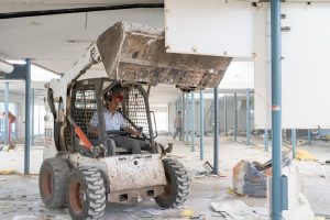 Lee más sobre el artículo Demuelen el ex Cemac: ¿Se viene un estacionamiento privado?