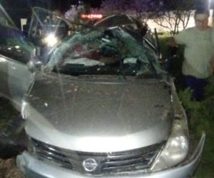 Lee más sobre el artículo Se despistó y quedó atrapado en el auto