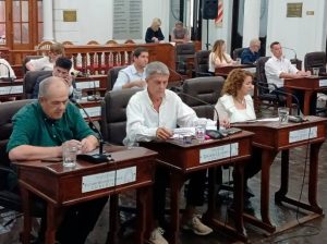 Lee más sobre el artículo Vergonzoso: quitaron beneficios a jubilados y estudiantes para viajar en colectivos de Vercelli