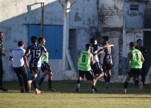 Lee más sobre el artículo Torneo Regional Amateur: La Emilia le ganó a Paraná y quedó cerca de clasificar