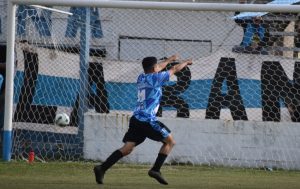 Lee más sobre el artículo Paraná goleó 5 a 1 y sueña en el Torneo Regional Amateur