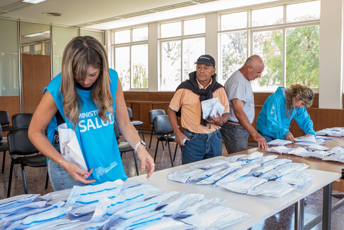 Lee más sobre el artículo En el Puerto de San Nicolás se entregaron 250 anteojos recetados durante la visita del Tren Sanitario