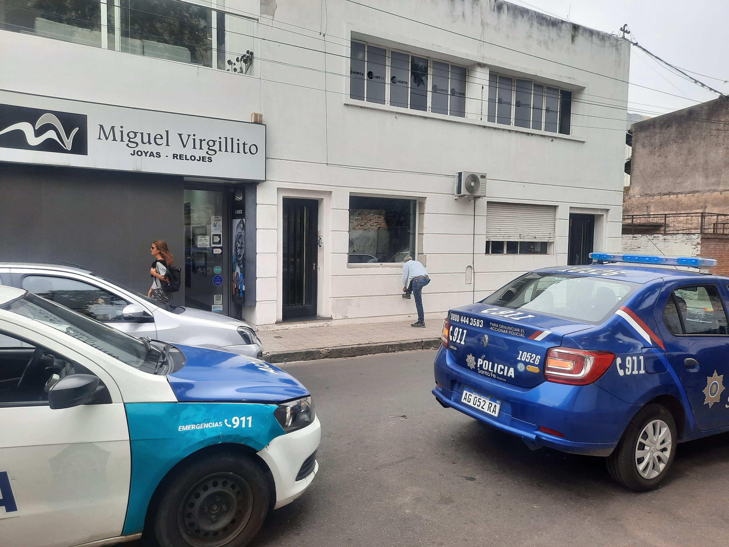 Lee más sobre el artículo Allanaron un estudio jurídico en Francia 60