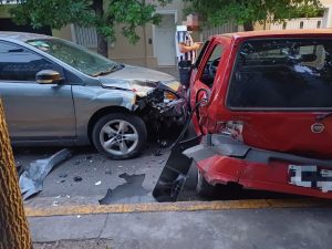 Lee más sobre el artículo Choque y «carambola» en Mitre y Lamadrid, con tres autos involucrados