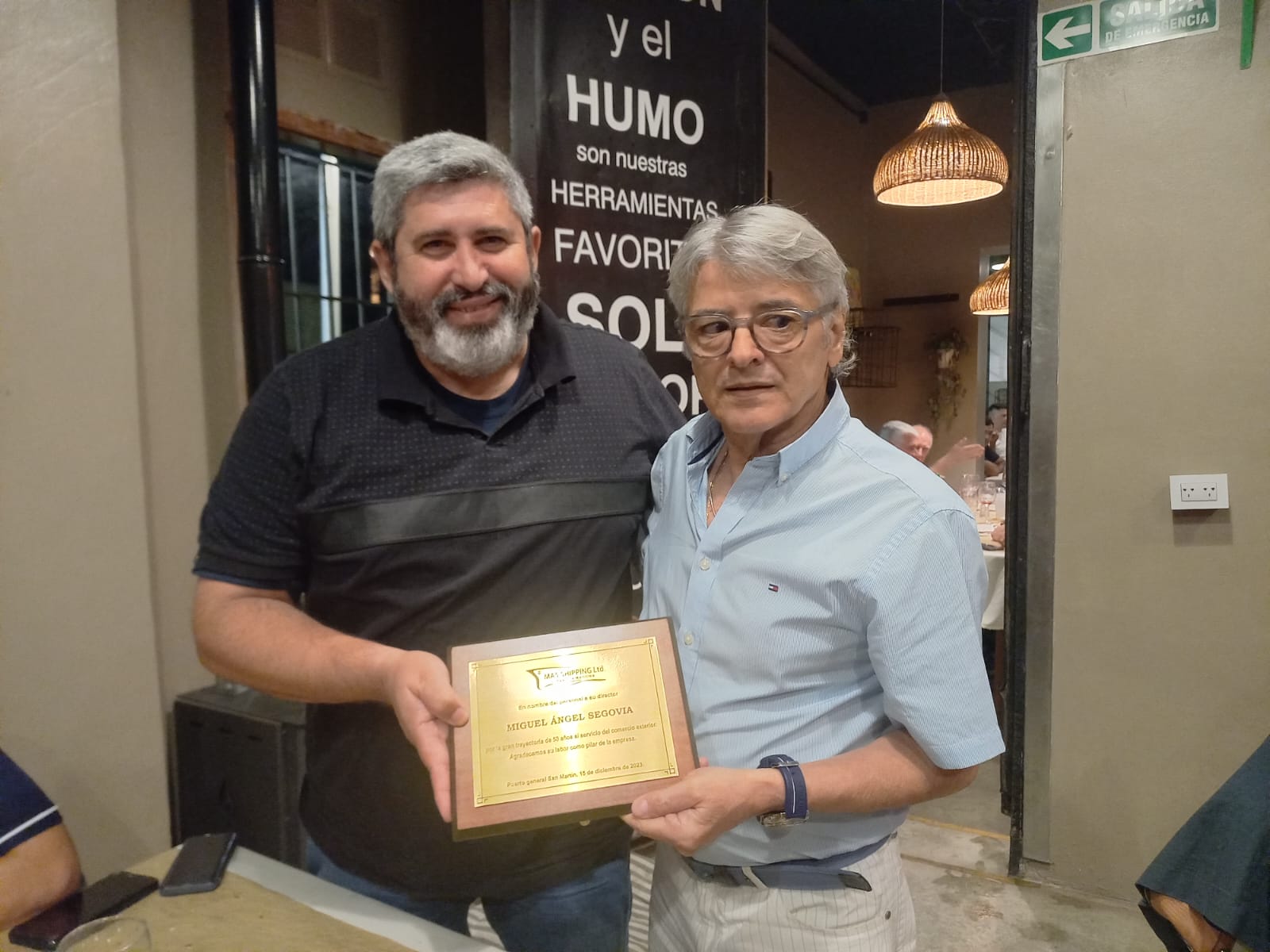 Lee más sobre el artículo Mas Shipping despidió el año y entregó un reconocimiento a su Director Miguel Ángel Segovia