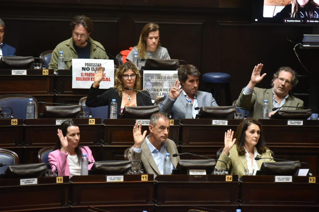 Lee más sobre el artículo Los bloques minoritarios fueron corridos de las negociaciones de la Legislatura bonaerense