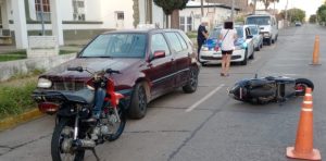 Lee más sobre el artículo Dos heridos en accidente de motos ocurrido en calle Rivadavia