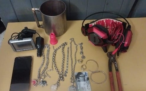 Lee más sobre el artículo Entraron por la ventana y le robaron a una mujer de 77 años