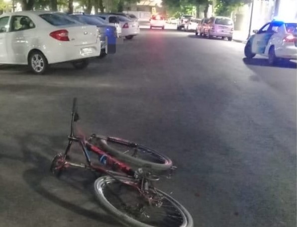 Lee más sobre el artículo Otro accidente de auto con bicicleta, frente a Plaza Mitre