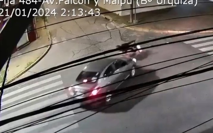 Lee más sobre el artículo Falcón y Maipú: otro accidente en la madrugada