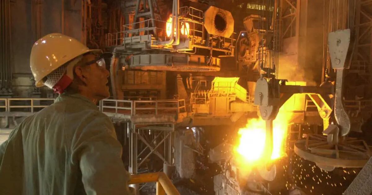 Lee más sobre el artículo Acindar anunció que paraliza su producción, y el gremio denuncia que podría haber despidos