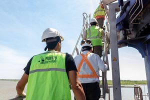 Lee más sobre el artículo Continúan capacitando a los trabajadores del Puerto de San Nicolás