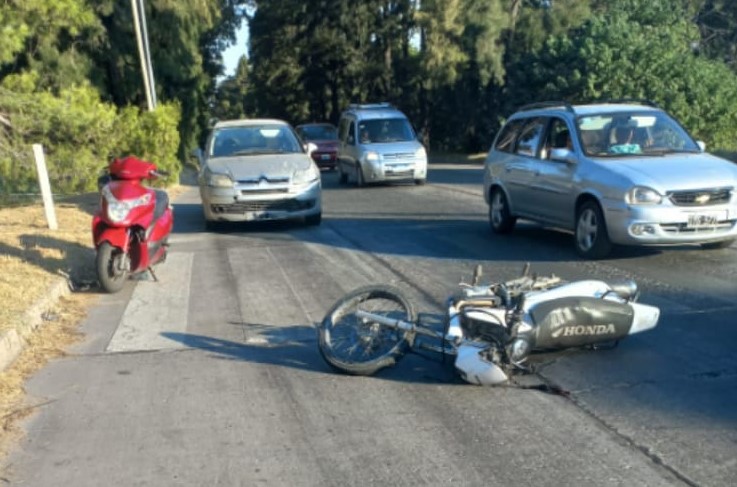 Lee más sobre el artículo Un hombre con heridas graves, al colisionar dos motos