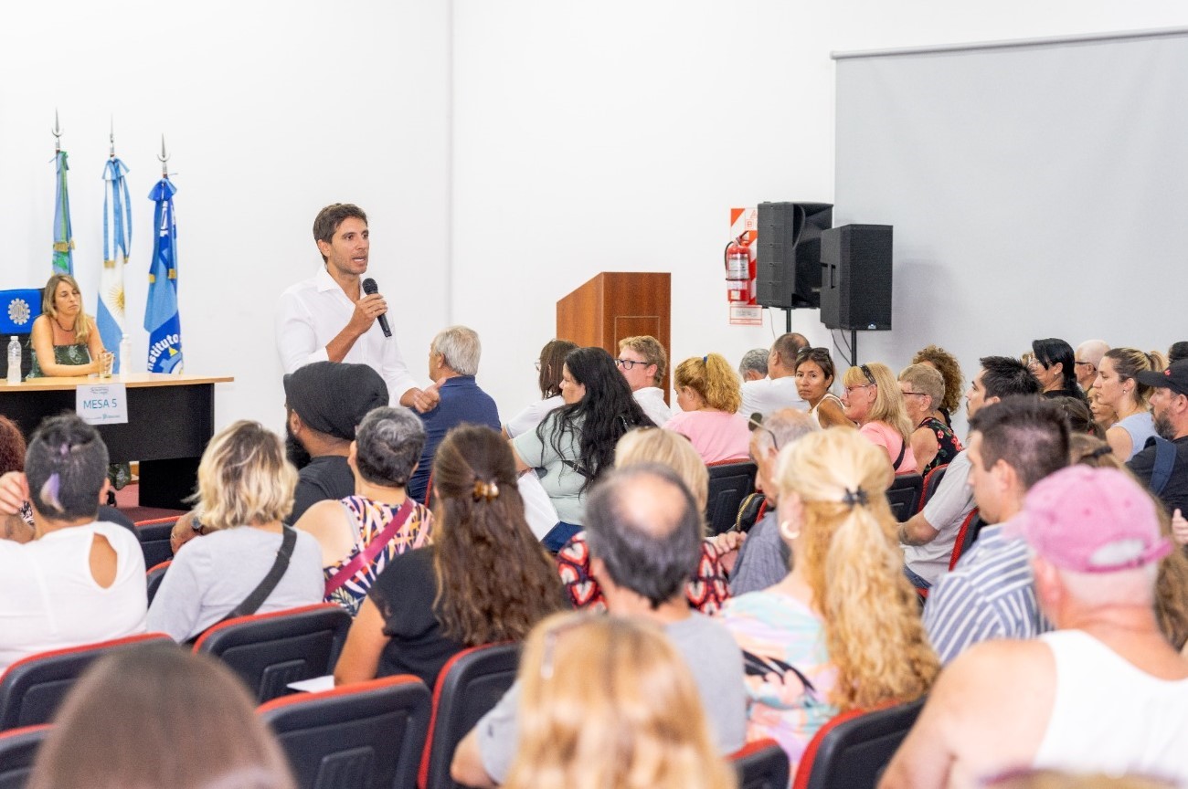 Lee más sobre el artículo Santiago Passaglia encabezó el acto para que familias nicoleñas accedan a la escritura de su casa