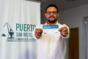 Lee más sobre el artículo Entregaron Bono Escolar de 35 mil pesos a trabadores portuarios de San Nicolás