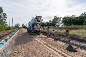 Lee más sobre el artículo Continúan los trabajos de apertura de calles en Prado Español