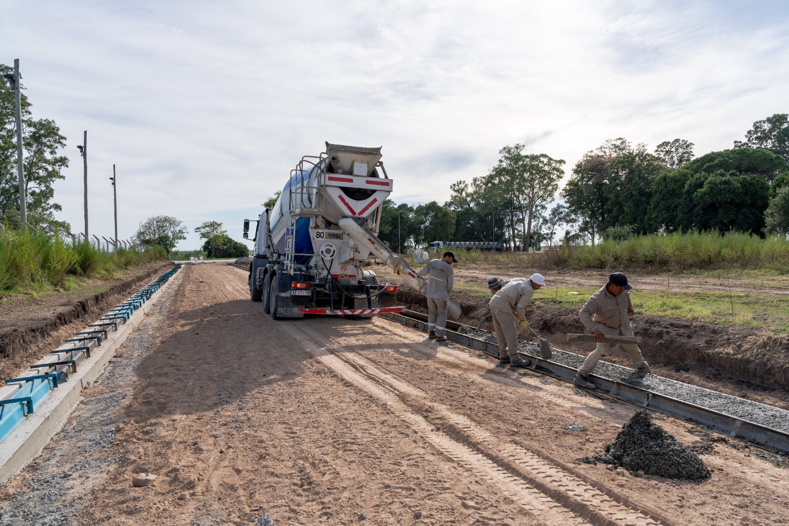 Lee más sobre el artículo Continúan los trabajos de apertura de calles en Prado Español