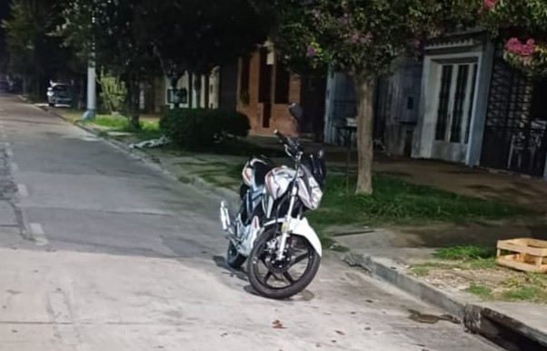 Lee más sobre el artículo Dos heridos tras accidente entre motos