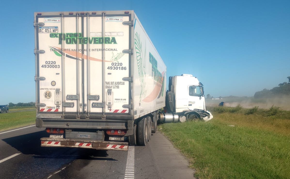 Lee más sobre el artículo Falleció un camionero en accidente sobre la autopista