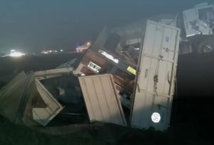 Lee más sobre el artículo Chocaron dos camiones en la Autopista