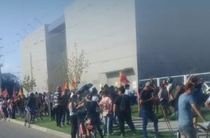 Lee más sobre el artículo Organizaciones sociales protestaron frente a la Municipalidad
