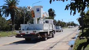 Lee más sobre el artículo Restablecen servicio eléctrico en algunos varios, pero muchos usuarios siguen sin energía