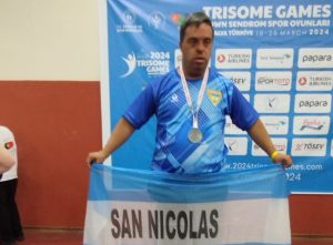 Lee más sobre el artículo Tenis de mesa: Juampi Castet, subcampeón de los Juegos Olímpicos de Down en dobles