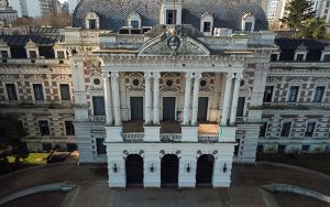 Lee más sobre el artículo Paritarias: Provincia ofertó 13,5% de aumento salarial para los estatales bonaerenses