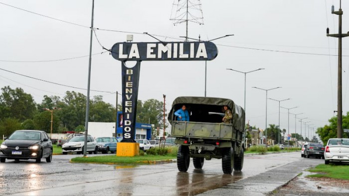 Lee más sobre el artículo Angustia en La Emilia:  alertan por posible desborde del Arroyo del Medio y comienzan a evacuar