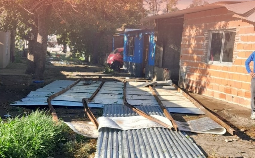 Lee más sobre el artículo Varias familias evacuadas por el temporal en barrios de la ciudad