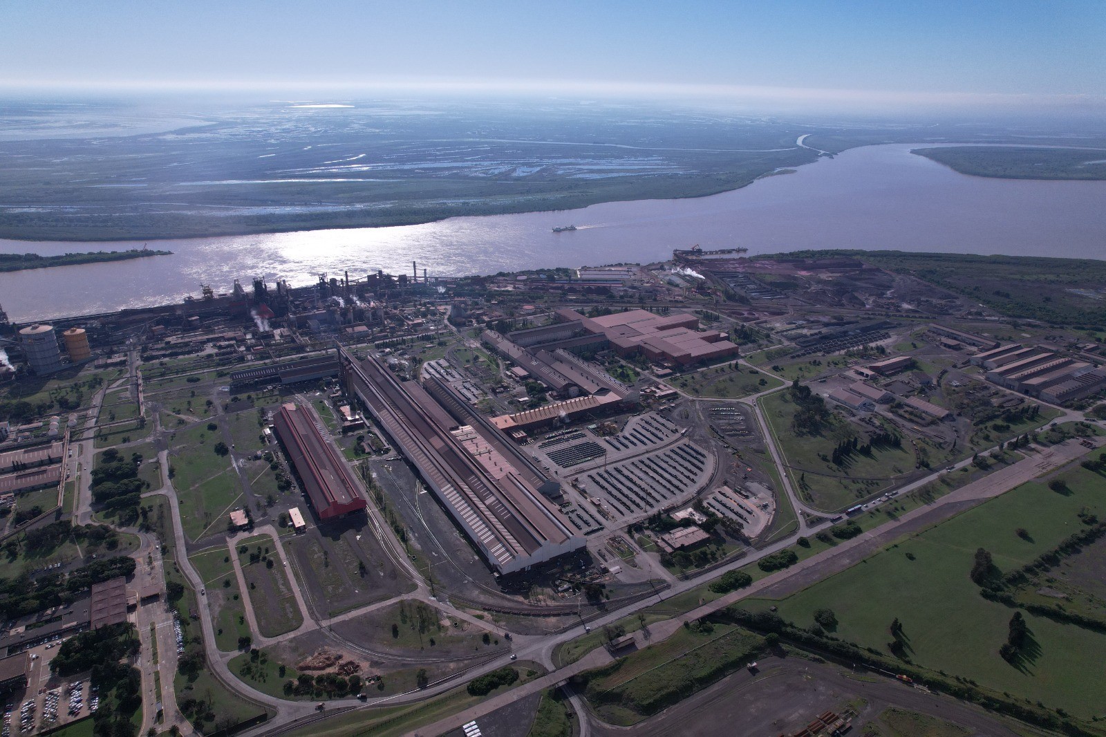 Lee más sobre el artículo Trabajador de Ternium cayó desde 10 metros y está muy grave