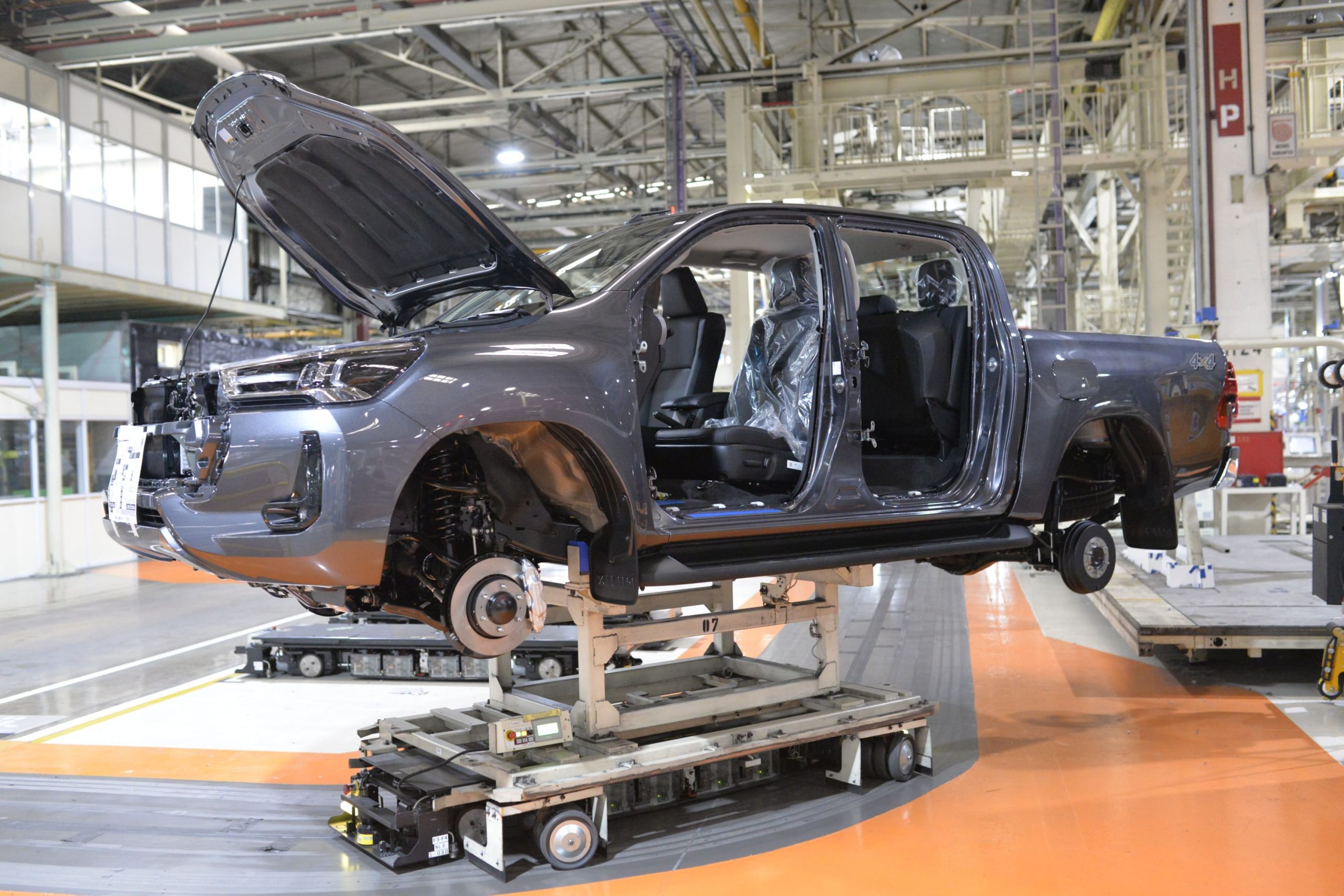 Lee más sobre el artículo Milei lo hizo: Toyota busca reducir 400 puestos de trabajo y lanza plan de retiros voluntarios