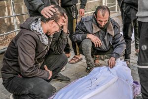 Lee más sobre el artículo Reclamo mundial a Israel por la masacre de hambrientos en Gaza
