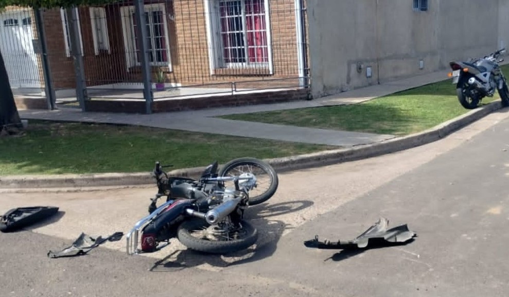 Lee más sobre el artículo Un niño resultó herido tras chocar dos motos
