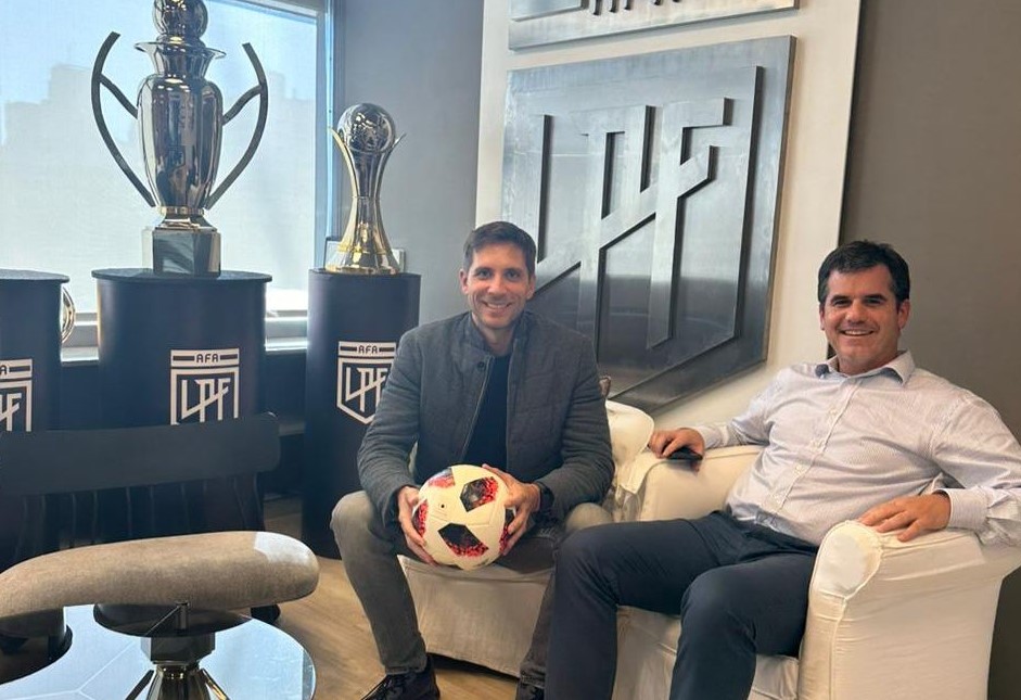 Lee más sobre el artículo Vélez-Argentinos juegan en el Estadio San Nicolás la semifinal de Copa de Liga