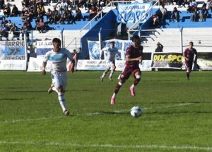Lee más sobre el artículo Federal A: Defensores se trepó a la punta con un triunfo agónico