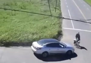 Lee más sobre el artículo Un automóvil chocó con ciclista en la zona oeste